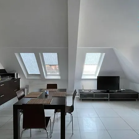 2 Bedroom Close To The Shore *