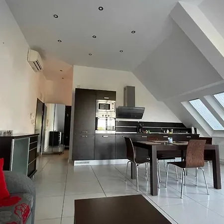 2 Bedroom Close To The Shore