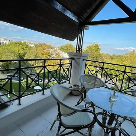 아파트 2 Bedroom Close To The Shore