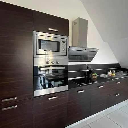 2 Bedroom Close To The Shore * Varna