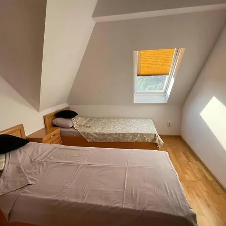 2 Bedroom Close To The Shore