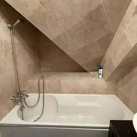 2 Bedroom Close To The Shore *